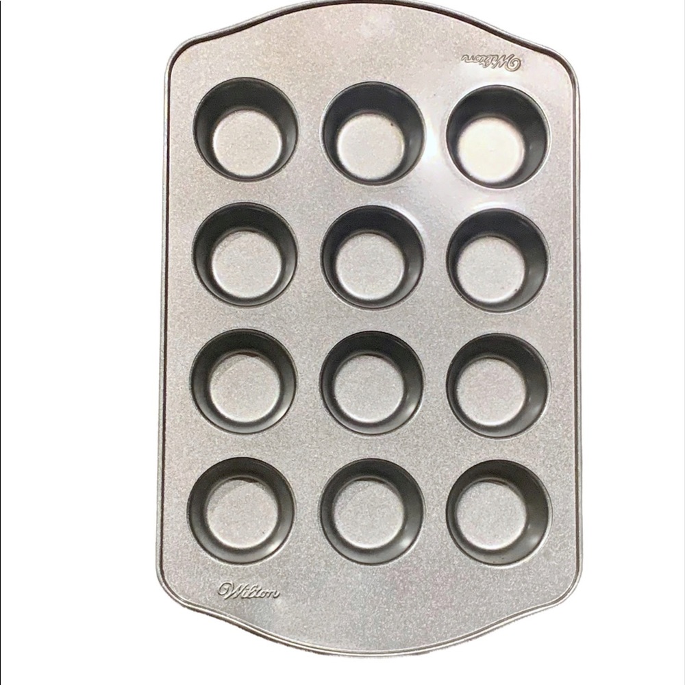 New Wilton Gourmet Choice mini Muffin Pan, 12